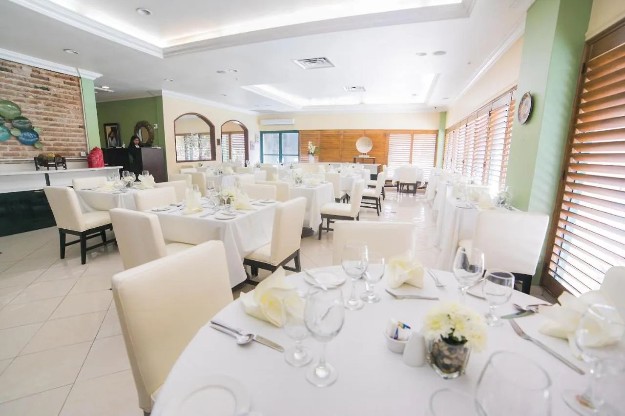 Courtleigh Hotel & Suites Kingston