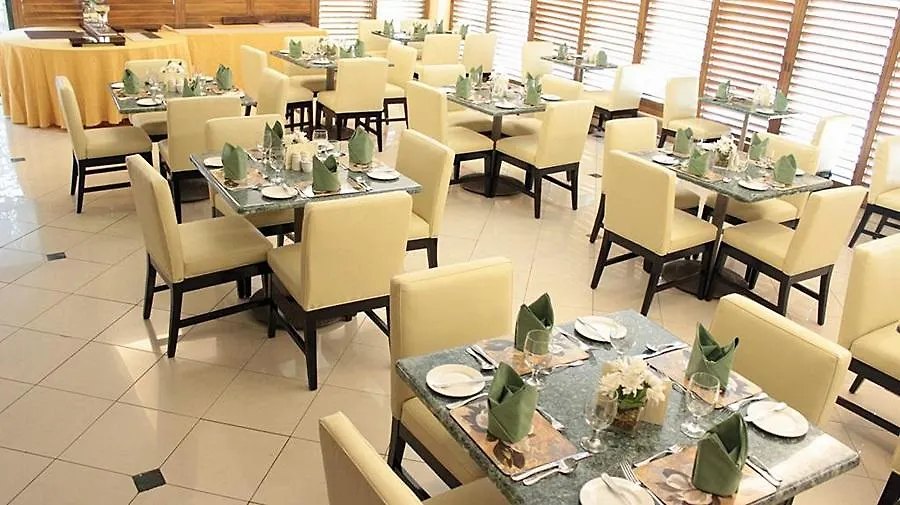 Courtleigh Hotel & Suites Kingston